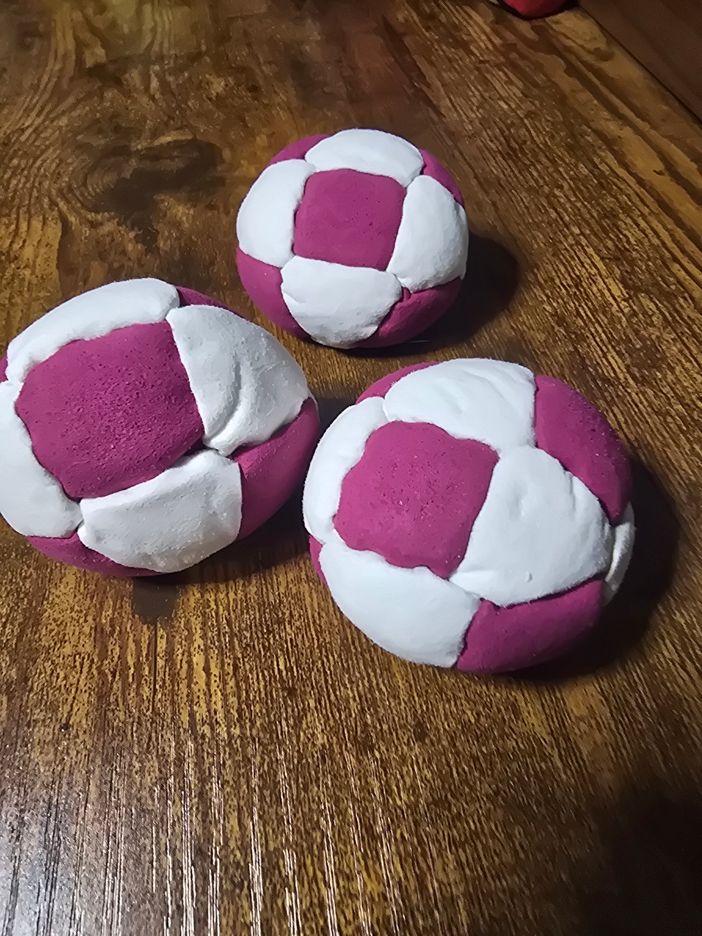 8-panel pellet footbag